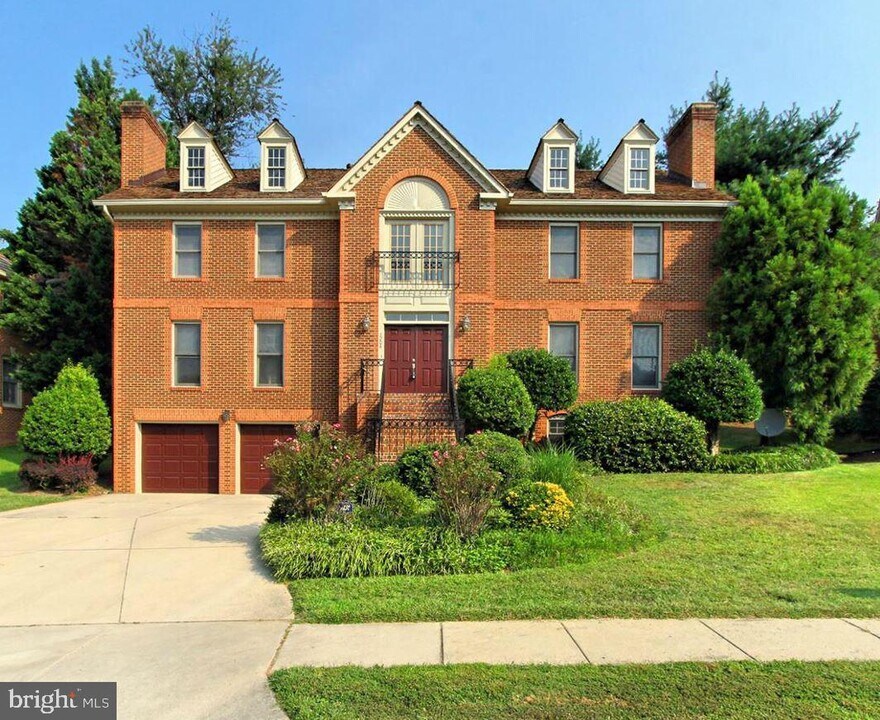 7204 Quiet Cove in Annandale, VA - Building Photo