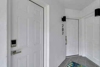 1 Garden St in Jupiter, FL - Building Photo - Building Photo