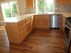 1586 Cougar Ct SW in Albany, OR - Building Photo - Building Photo