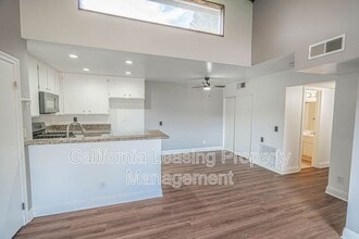 18750 Mandan St in Santa Clarita, CA - Building Photo - Building Photo