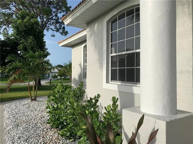 2301 Goya Dr in Nokomis, FL - Building Photo - Building Photo