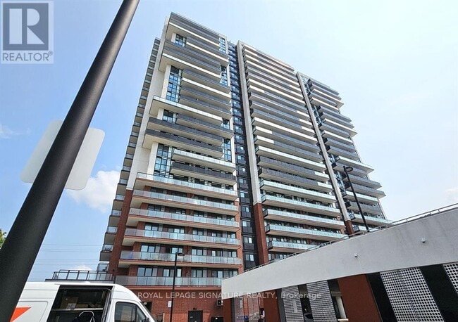 property at 2550-2550 Simcoe St N