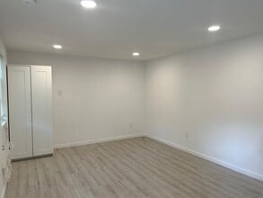 423 E Sears St in Denison, TX - Foto de edificio - Building Photo