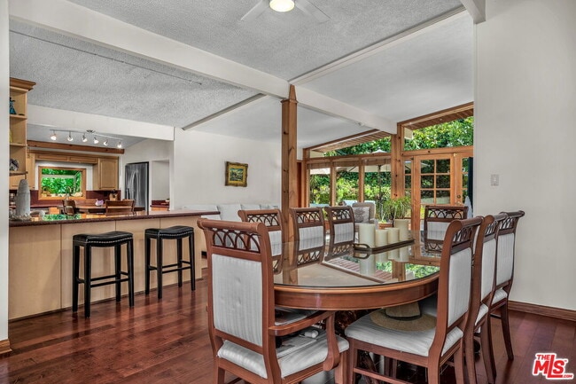 property at 3447 Vista Haven Rd