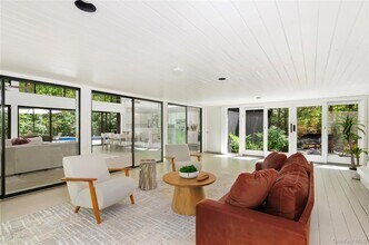 24 N Quarter Rd in Westhampton, NY - Building Photo - Building Photo