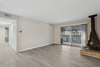 6185 Pinewood Ct in Willowbrook, IL - Building Photo - Building Photo