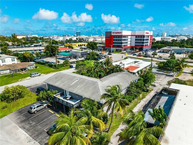400 SE 31st St in Fort Lauderdale, FL - Foto de edificio - Building Photo