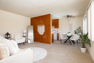 4770 Conrad Ave in San Diego, CA - Building Photo