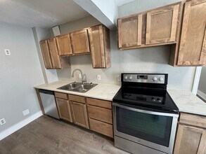421 NW 26th St in Oklahoma City, OK - Foto de edificio - Building Photo