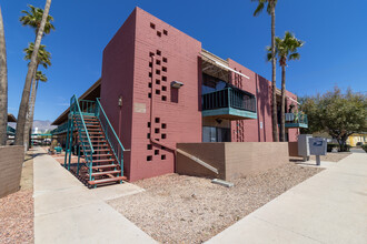 Villa El Con Casitas in Tucson, AZ - Building Photo - Building Photo