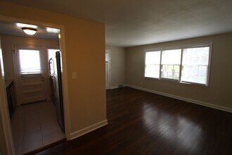 2702 Howell Terrace in North Kansas City, MO - Building Photo - Building Photo