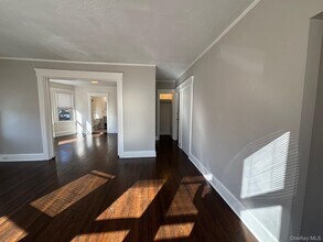 52 Hoyt St in Stamford, CT - Foto de edificio - Building Photo