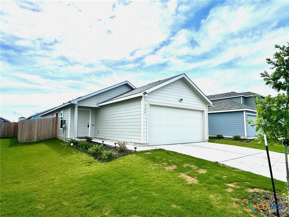 349 Marty Allen Lp in Jarrell, TX - Building Photo