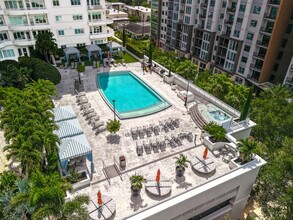 100 S Eola Dr, Unit 1005 in Orlando, FL - Building Photo - Building Photo