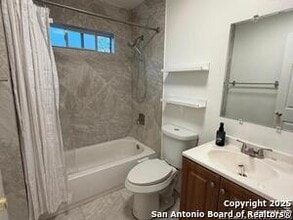 324 S San Eduardo Ave in San Antonio, TX - Building Photo - Building Photo