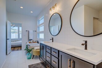 8800 W Fawn Brook St in Boise, ID - Building Photo - Building Photo