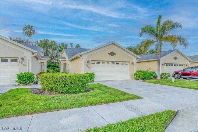 8499 Ibis Cove Cir in Naples, FL - Foto de edificio - Building Photo