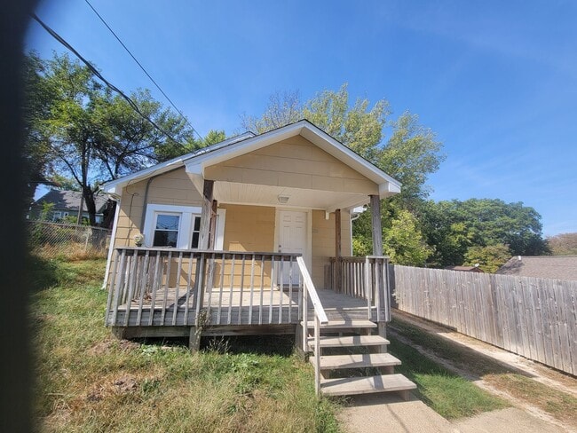 property at 224 Grandview Ave