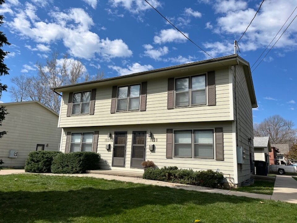 1828-1828 45th St in Des Moines, IA - Foto de edificio