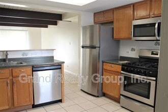 440 Meadow Green Ln in Round Lake Beach, IL - Building Photo - Building Photo