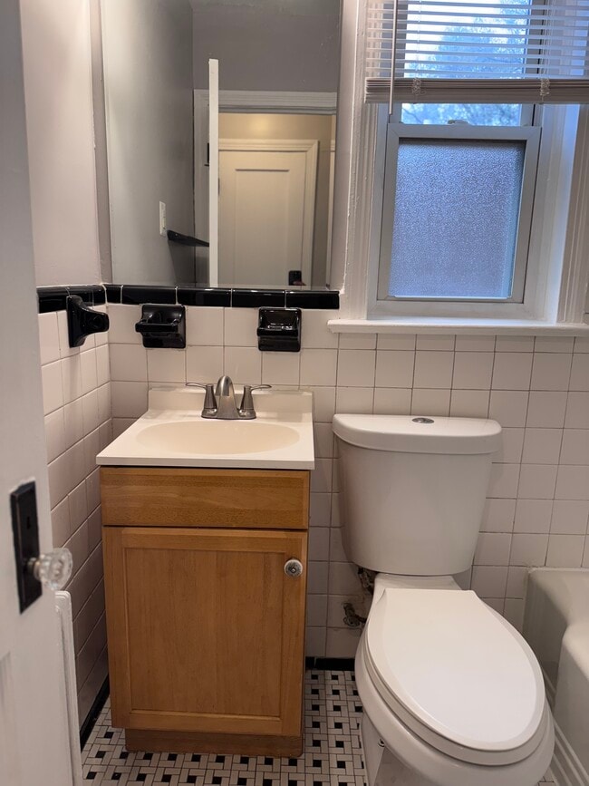 319 Parkland Pl SE, Unit #4