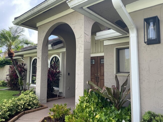 1250 Barnstaple Cir in Wellington, FL - Building Photo - Building Photo