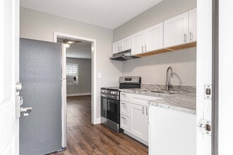 4460 Old Mission Rd in Chattanooga, TN - Foto de edificio - Building Photo