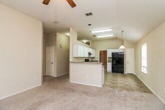 2807 N Hampton Dr in Grand Prairie, TX - Building Photo - Building Photo