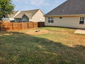 800 Cindy Jo Ct in Clarksville, TN - Building Photo - Building Photo