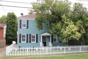 143 W Balview Ave, Unit 4 in Norfolk, VA - Building Photo