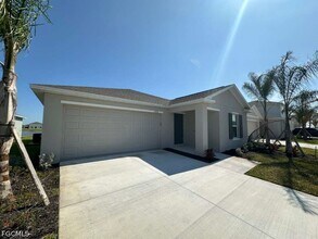 11918 Savanna Lks Blvd in Lehigh Acres, FL - Building Photo - Building Photo