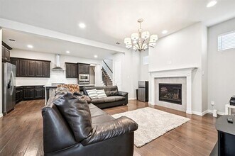 8039 Copper Way in Dallas, TX - Building Photo - Building Photo