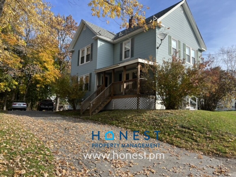 122 Clinton Ave in Winslow, ME - Building Photo