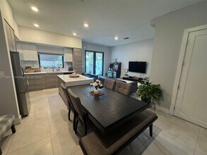 11706 SW 106th Terrace in Miami, FL - Building Photo - Building Photo