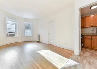 36 Winchester St in Brookline, MA - Building Photo - Building Photo