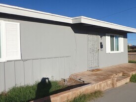 437 N Florence St in Ridgecrest, CA - Building Photo