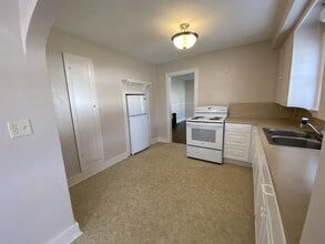 73 SW Saunders Way in Chehalis, WA - Building Photo - Building Photo