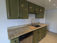 5530 Thornburn St, Unit 204 in Westchester, CA - Building Photo - Building Photo