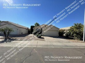 1111 W Kingbird Dr in Chandler, AZ - Building Photo