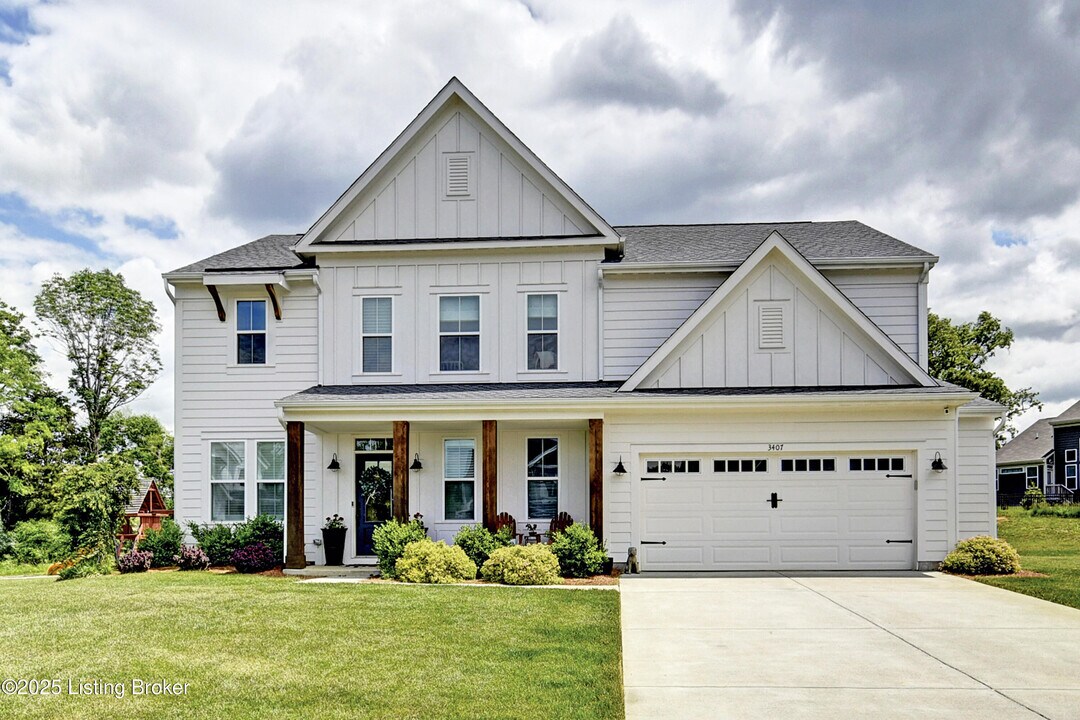 3407 Grassland Ct in La Grange, KY - Building Photo