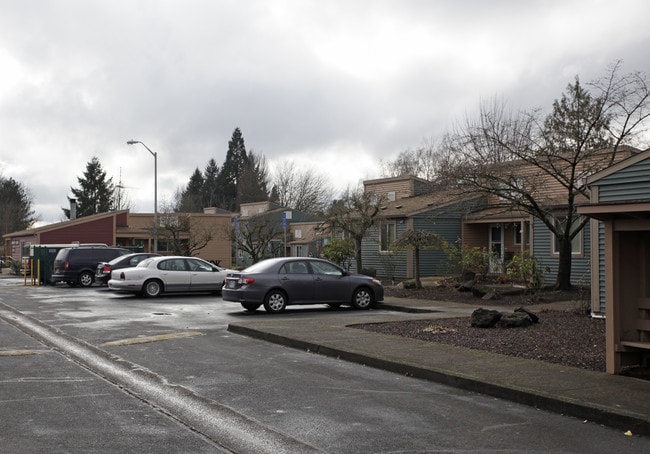 Vittoria Square in Newberg, OR - Building Photo - Building Photo