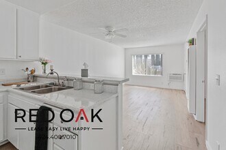 16200 Vermont Ave in Paramount, CA - Foto de edificio - Building Photo