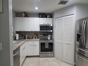 1205 NW 50th St in Deerfield Beach, FL - Building Photo - Building Photo