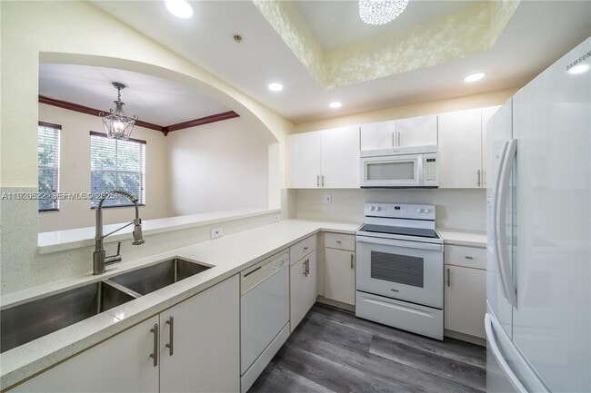 8882 W Flagler St in Miami, FL - Building Photo - Building Photo