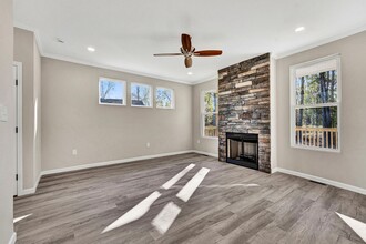 135 Dagnall Cir in Laurens, SC - Building Photo - Building Photo