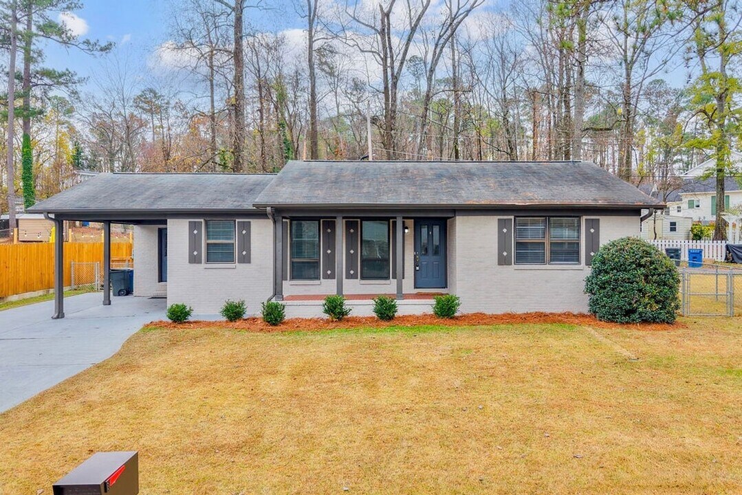 969 Oak Grove Rd in Birmingham, AL - Building Photo