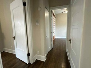 631 W Barry Ave, Unit 3G in Chicago, IL - Building Photo - Building Photo