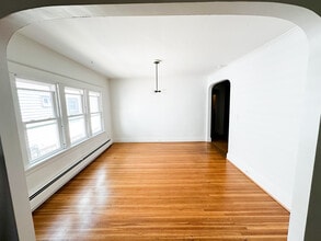 299 Wellington Rd, Unit 1 in Buffalo, NY - Building Photo - Building Photo