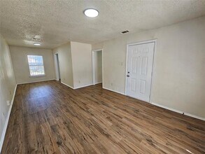 2541 Fordham Rd in Dallas, TX - Building Photo - Building Photo