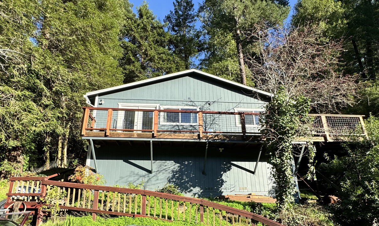 17423 Neeley Rd in Guerneville, CA - Building Photo